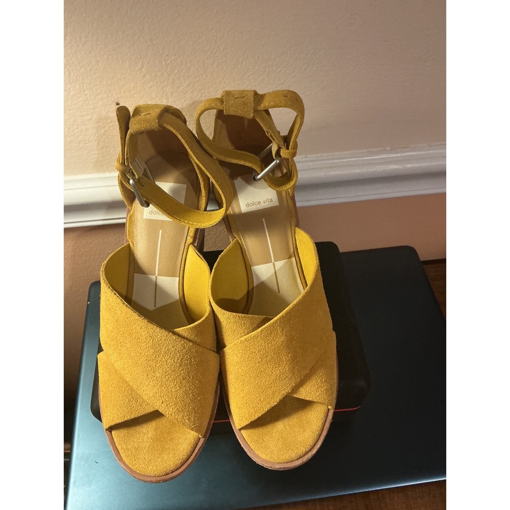 Dolce Vita Mustard Yellow Suede Wedge Ankle Strap Sandals Women's Size 8